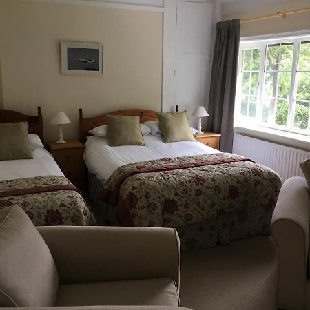 The Manor House Bed and Breakfast Crawley  Exteriör bild