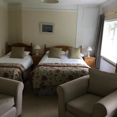 The Manor House Bed and Breakfast Crawley  Exteriör bild