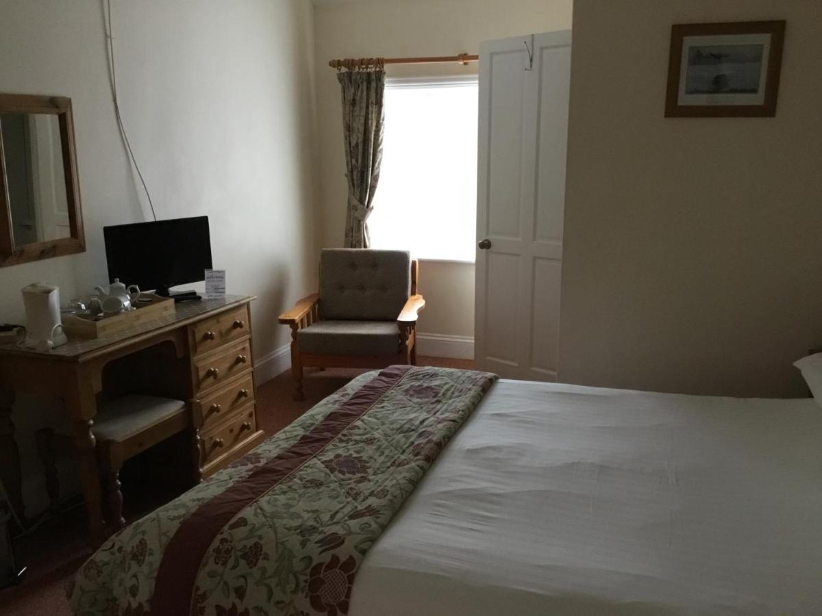 The Manor House Bed and Breakfast Crawley  Exteriör bild