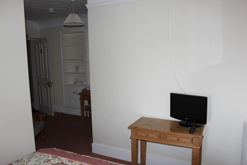 The Manor House Bed and Breakfast Crawley  Exteriör bild