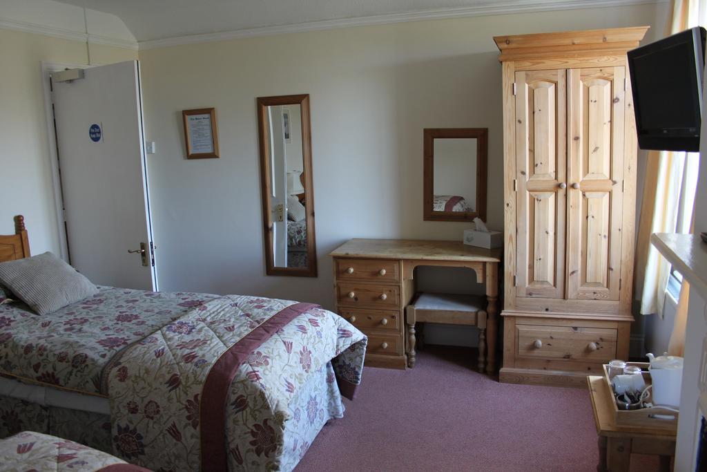 The Manor House Bed and Breakfast Crawley  Exteriör bild