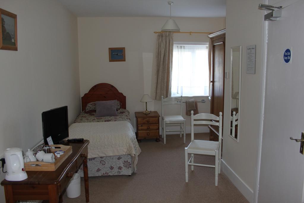The Manor House Bed and Breakfast Crawley  Exteriör bild