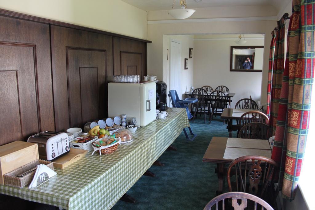 The Manor House Bed and Breakfast Crawley  Exteriör bild