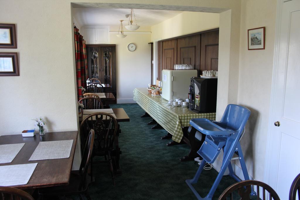 The Manor House Bed and Breakfast Crawley  Exteriör bild